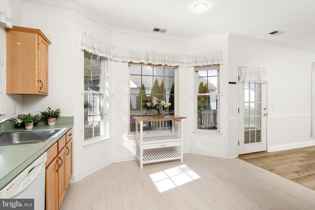 56 GOLDFINCH DR, Hamilton, NJ 08690