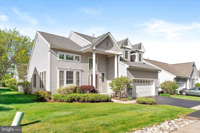 56 GOLDFINCH DR, Hamilton, NJ 08690