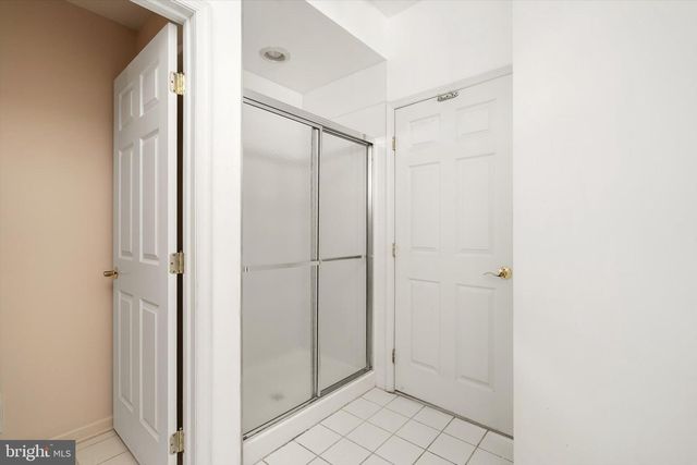 56 GOLDFINCH DR, Hamilton, NJ 08690