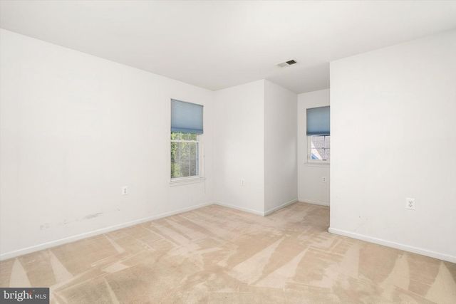 56 GOLDFINCH DR, Hamilton, NJ 08690