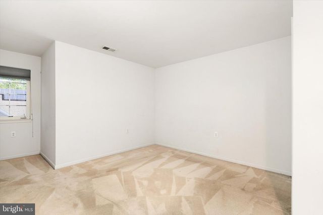 56 GOLDFINCH DR, Hamilton, NJ 08690