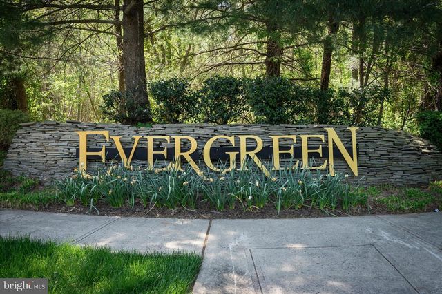 56 GOLDFINCH DR, Hamilton, NJ 08690