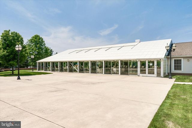 56 GOLDFINCH DR, Hamilton, NJ 08690