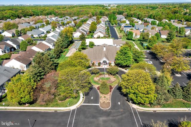 56 GOLDFINCH DR, Hamilton, NJ 08690