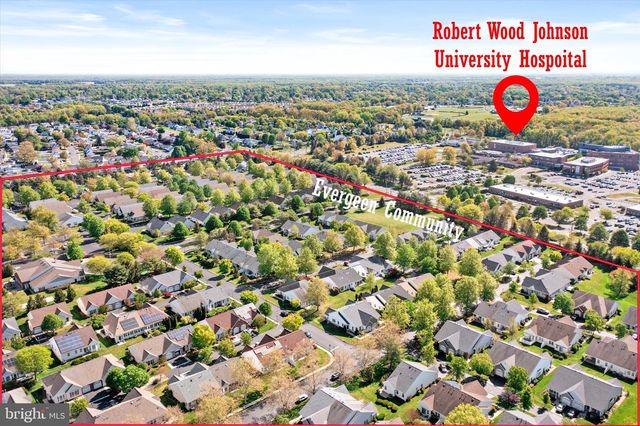 56 GOLDFINCH DR, Hamilton, NJ 08690