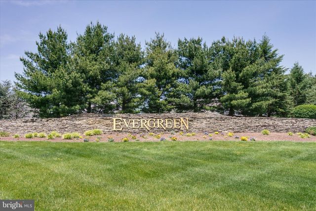 56 GOLDFINCH DR, Hamilton, NJ 08690