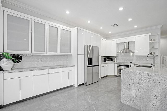 453 SW 5th Avenue, Fort Lauderdale, FL 33315