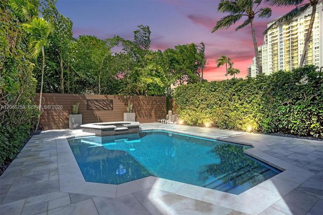 453 SW 5th Avenue, Fort Lauderdale, FL 33315