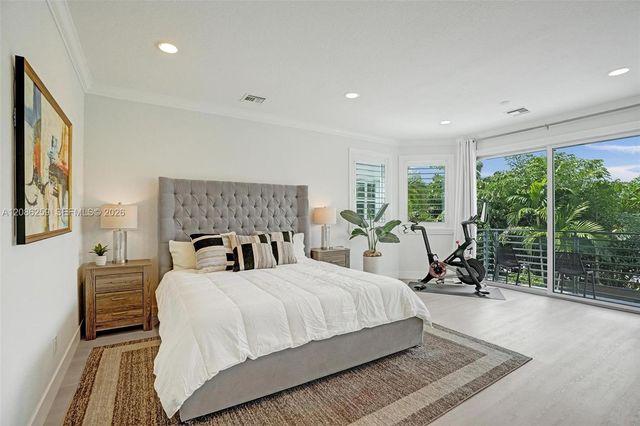 453 SW 5th Avenue, Fort Lauderdale, FL 33315