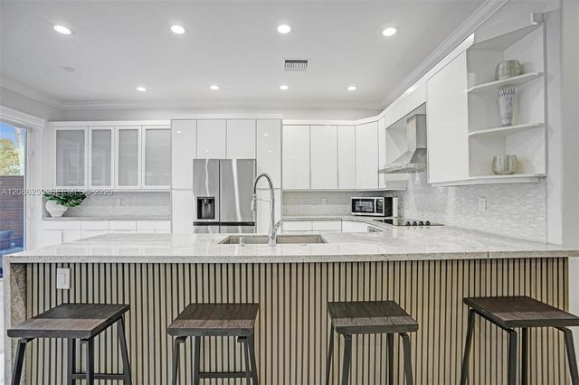 453 SW 5th Avenue, Fort Lauderdale, FL 33315