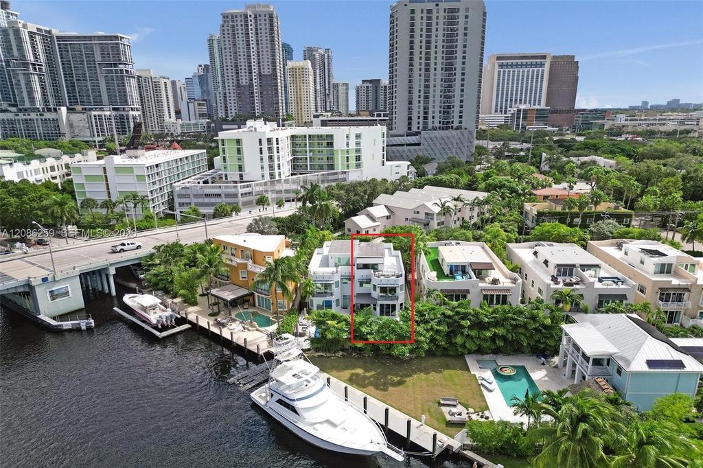 453 SW 5th Avenue, Fort Lauderdale, FL 33315
