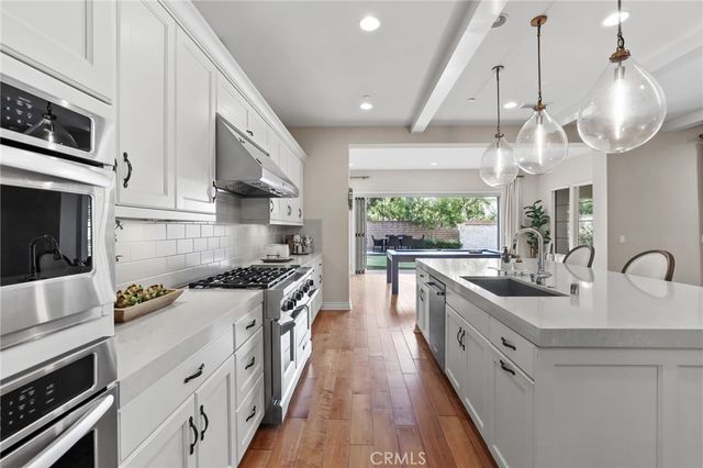 10 Shadybend, Irvine, CA 92602
