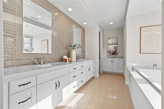 10 Shadybend, Irvine, CA 92602