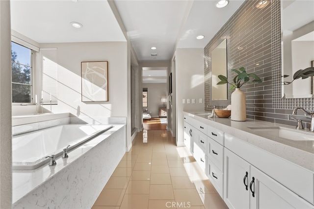 10 Shadybend, Irvine, CA 92602