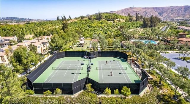 10 Shadybend, Irvine, CA 92602