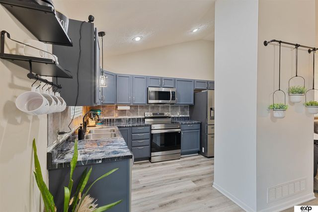 2397 Avenue M Way, Council Bluffs, IA 51501