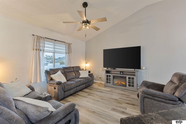 2397 Avenue M Way, Council Bluffs, IA 51501