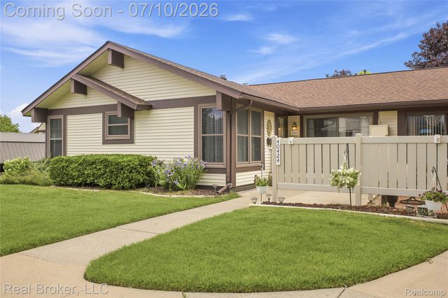 40424 Newport Drive 73, Plymouth Charter Township, MI 48170