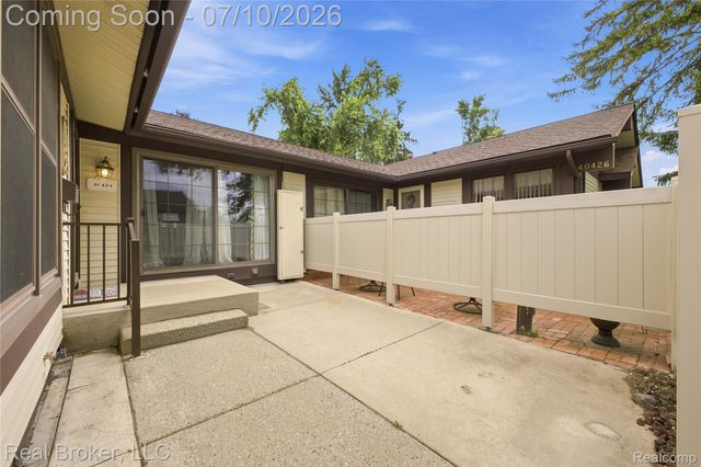 40424 Newport Drive 73, Plymouth Charter Township, MI 48170