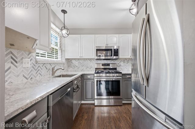 40424 Newport Drive 73, Plymouth Charter Township, MI 48170