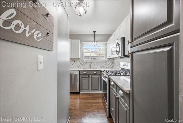 40424 Newport Drive 73, Plymouth Charter Township, MI 48170