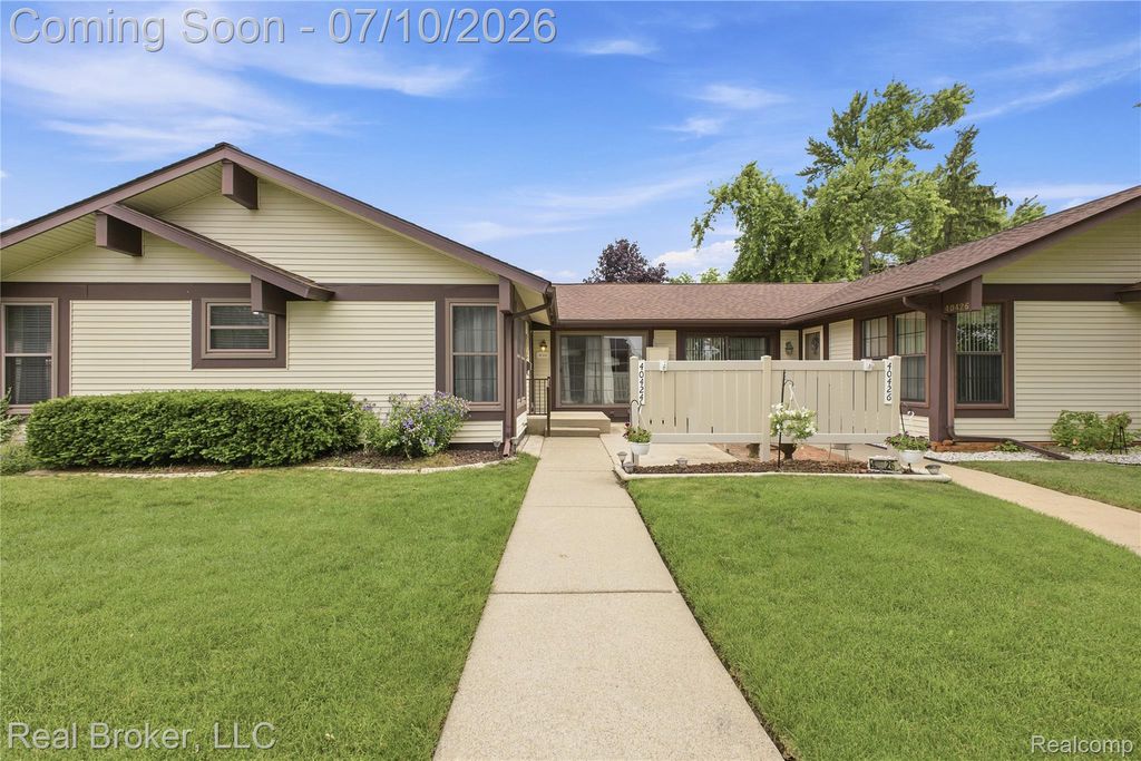 40424 Newport Drive 73, Plymouth Charter Township, MI 48170