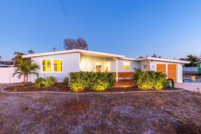 2110 ALCAZAR WAY S, St Petersburg, FL 33712