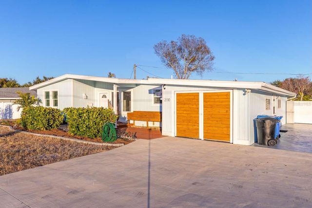 2110 ALCAZAR WAY S, St Petersburg, FL 33712