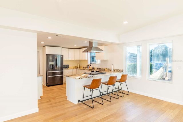 2110 ALCAZAR WAY S, St Petersburg, FL 33712