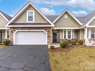 61 Blythe Commons Court, Hendersonville, NC 28791