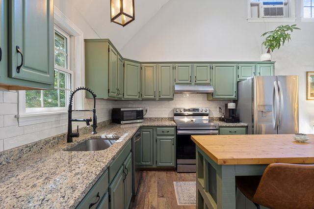 8 Dandiview Acres, Seabrook, NH 03874