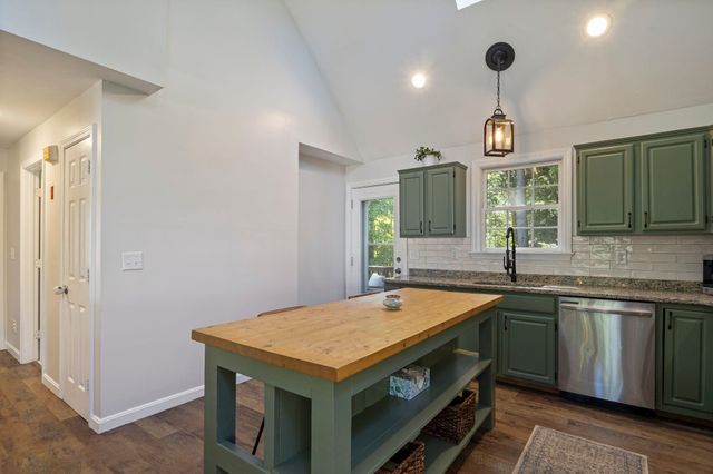 8 Dandiview Acres, Seabrook, NH 03874