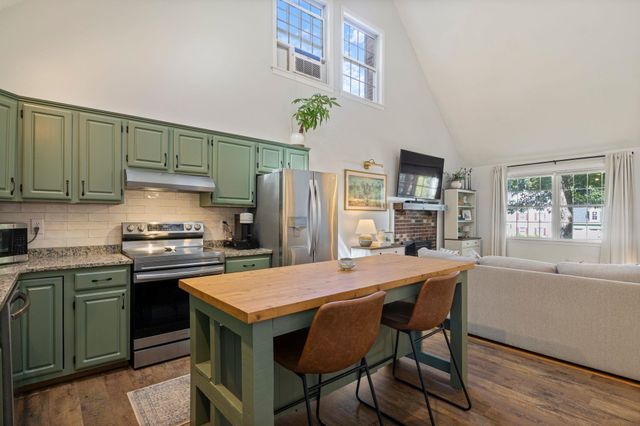 8 Dandiview Acres, Seabrook, NH 03874