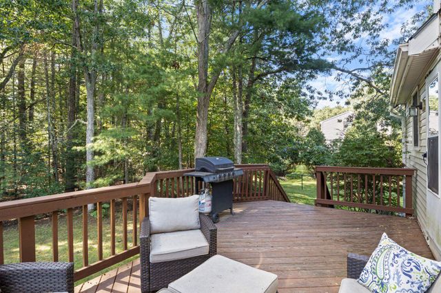 8 Dandiview Acres, Seabrook, NH 03874