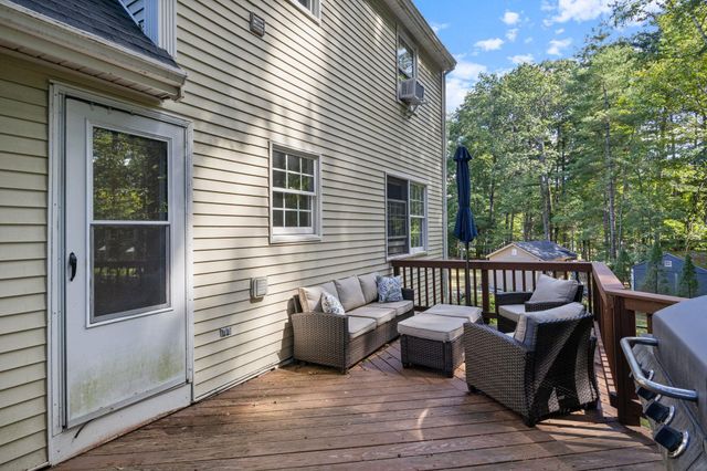 8 Dandiview Acres, Seabrook, NH 03874