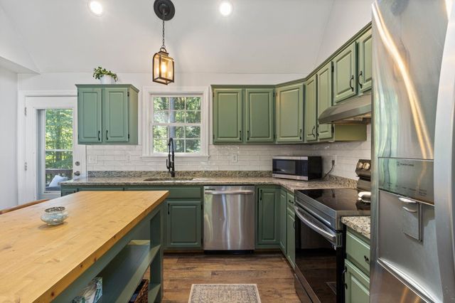 8 Dandiview Acres, Seabrook, NH 03874