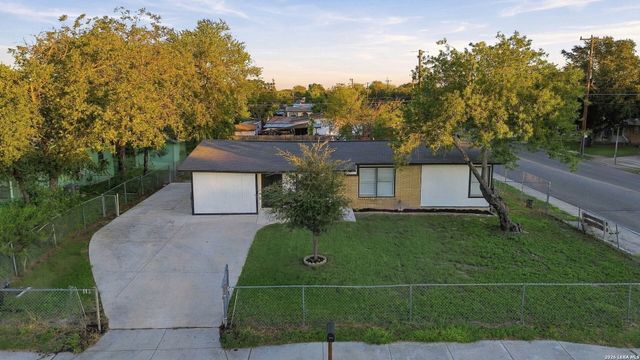 103 CHADWICK DR, San Antonio, TX 78227