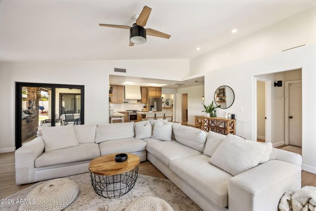727 E Kings Avenue, Phoenix, AZ 85022