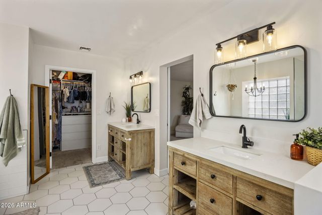 727 E Kings Avenue, Phoenix, AZ 85022