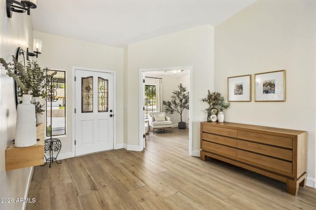 727 E Kings Avenue, Phoenix, AZ 85022