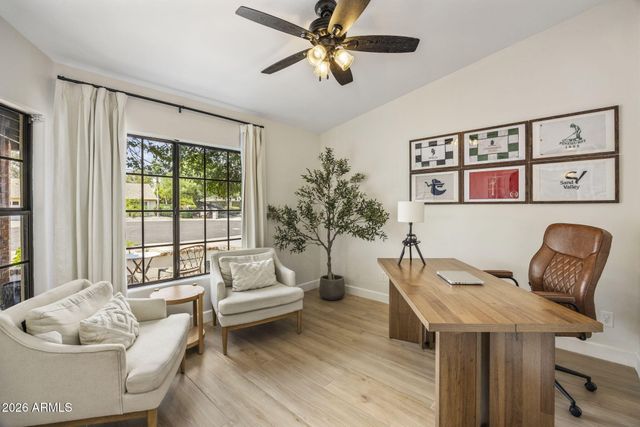 727 E Kings Avenue, Phoenix, AZ 85022