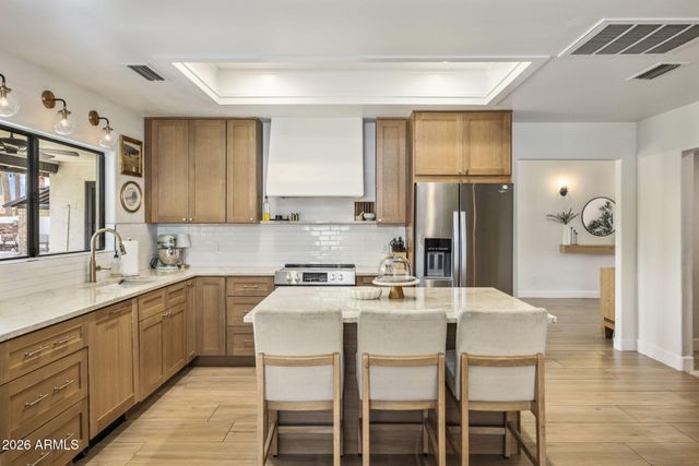 727 E Kings Avenue, Phoenix, AZ 85022