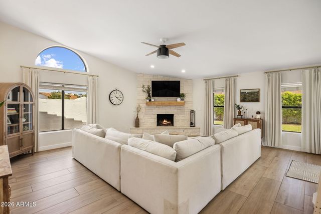 727 E Kings Avenue, Phoenix, AZ 85022