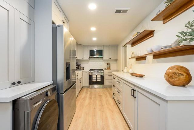 1100 Sharon Park Drive 13, Menlo Park, CA 94025