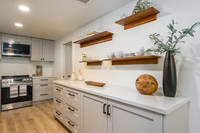 1100 Sharon Park Drive 13, Menlo Park, CA 94025