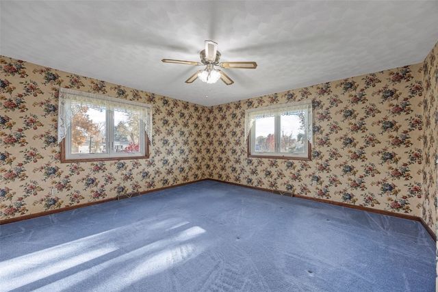 1688 17th Ave, Marion, IA 52302