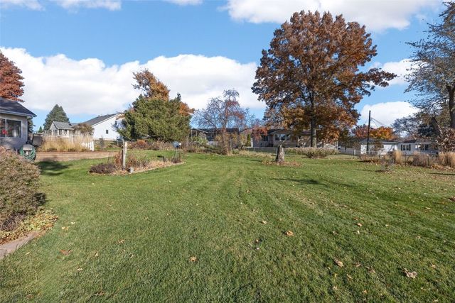 1688 17th Ave, Marion, IA 52302