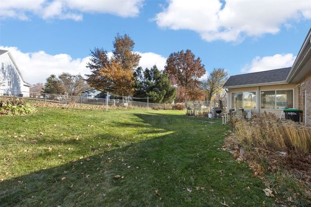 1688 17th Ave, Marion, IA 52302