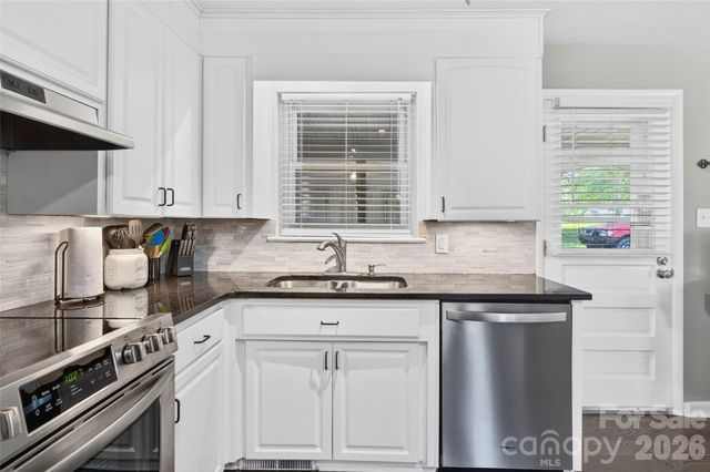 1771 24th Avenue Court NE, Hickory, NC 28601