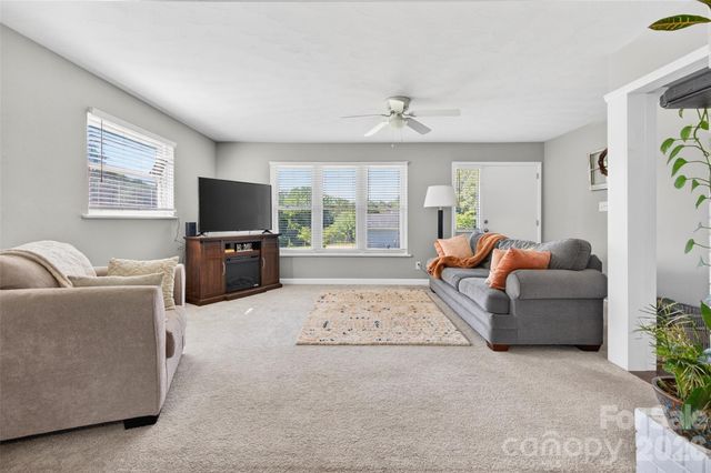 1771 24th Avenue Court NE, Hickory, NC 28601